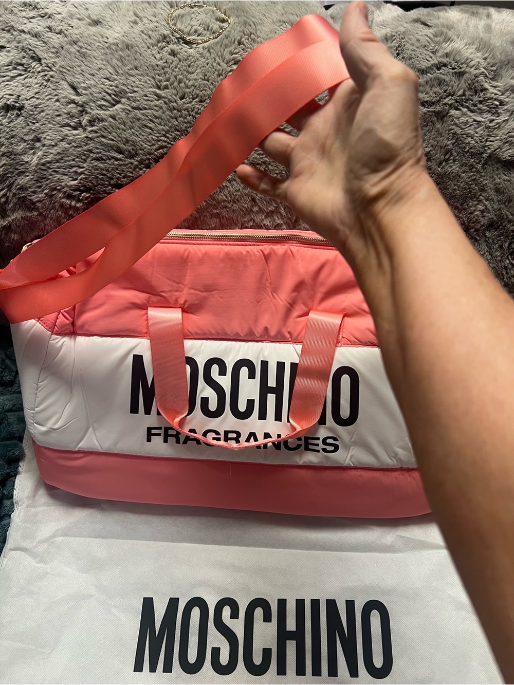GWP Moschino Pink & White Quilted Logo Tote travel - Picture 7 of 7